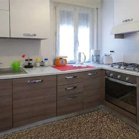 Semesterbostad Casa Legnone *